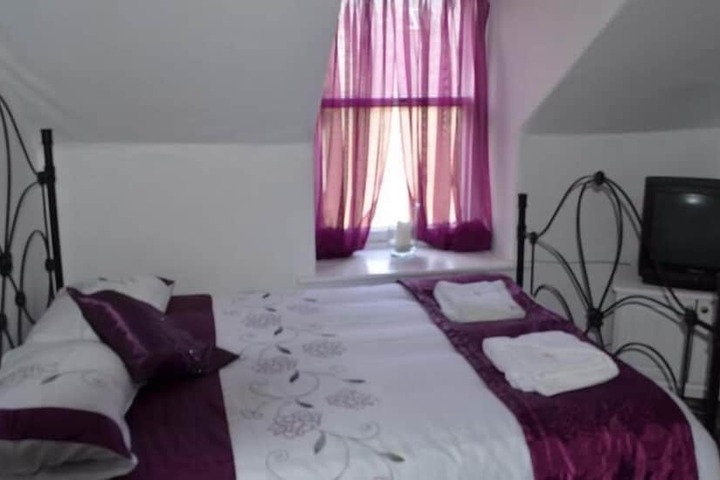 Room 3 of 26
