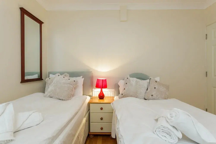 Room 5 of 21