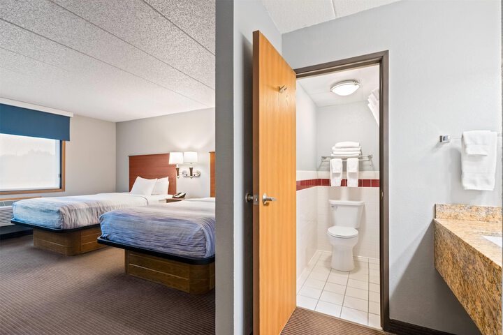 Room 16 of 48