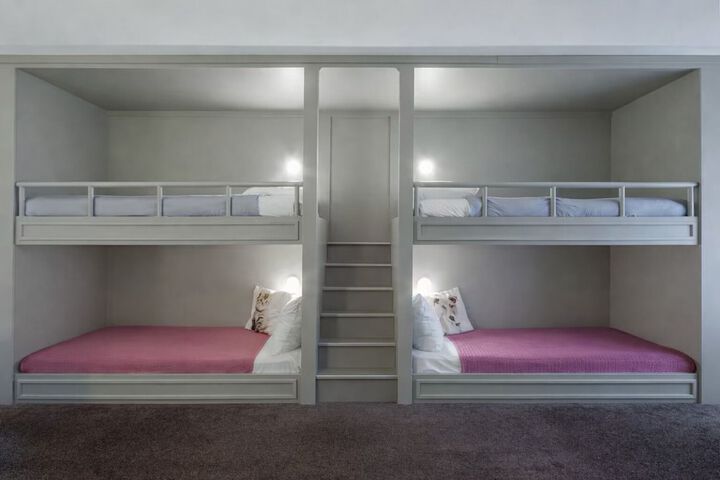Room 51 of 112
