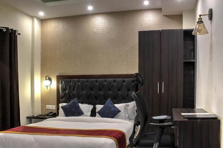 Room 14 of 46