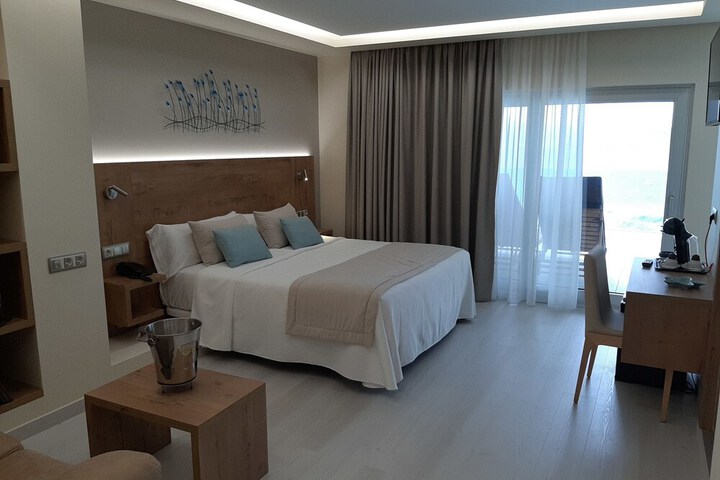 Room 11 of 30