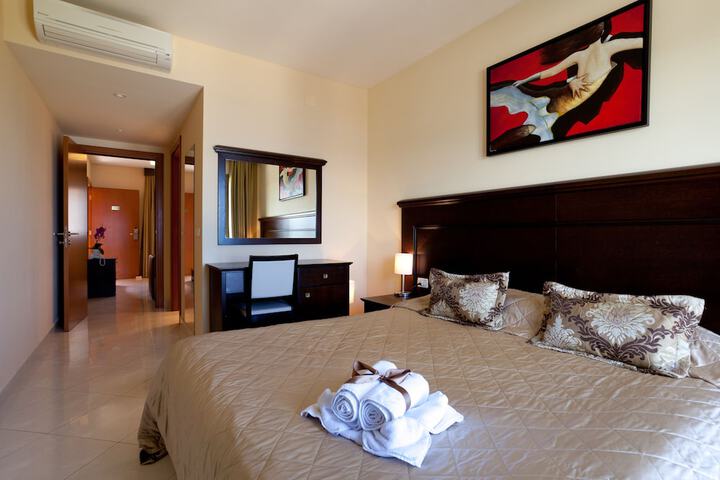 Room 10 of 113