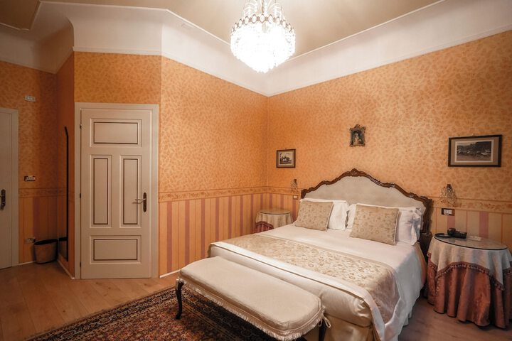 Room 29 of 79