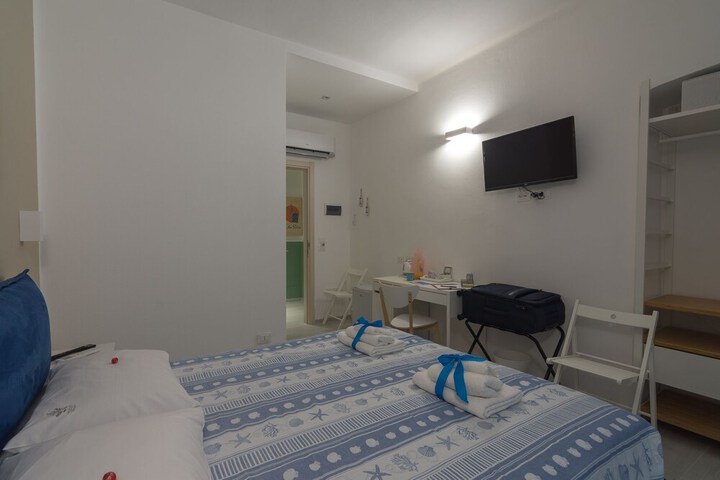 Room 21 of 31