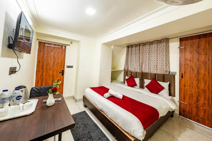 Room 10 of 14