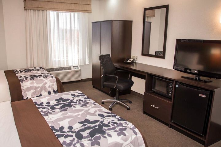 2 Double Beds (2 of 10)