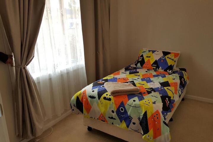 Room 5 of 10