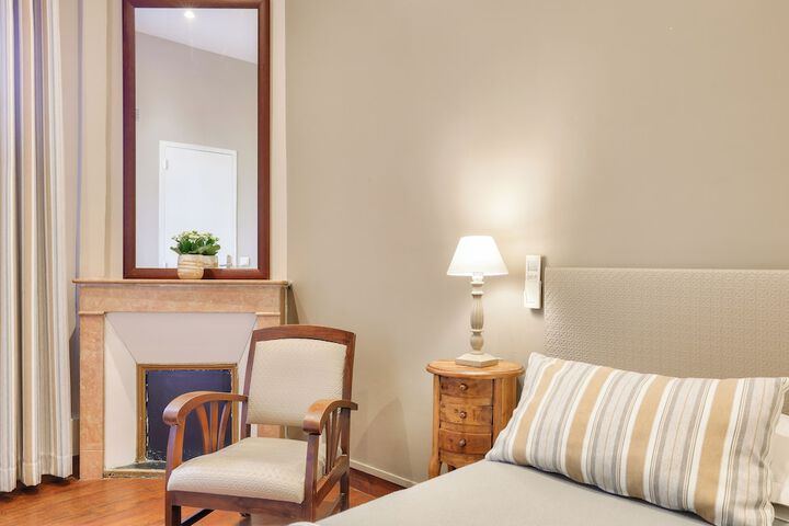Room 8 of 15