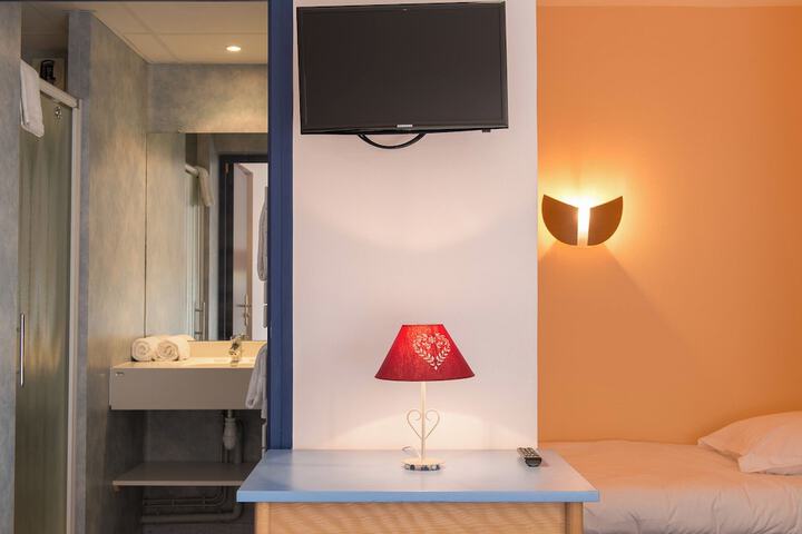 Room 68 of 115