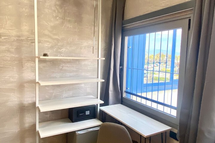 Room 14 of 52