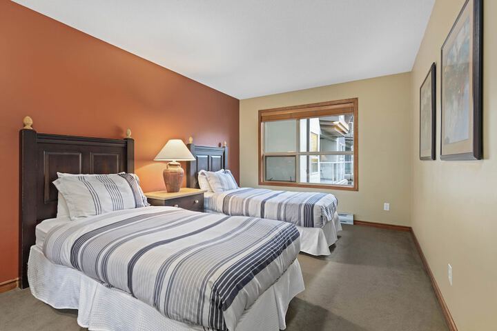 Room 16 of 100