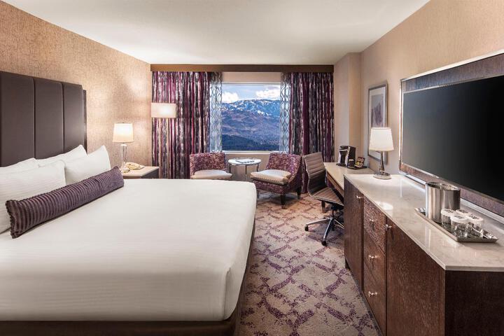 Deluxe Room 1 King (27 of 30)
