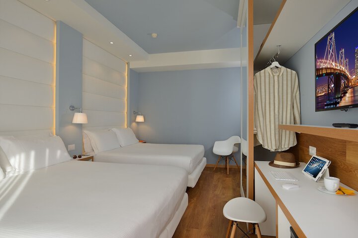 Room 34 of 84