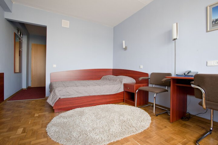 Room 35 of 122