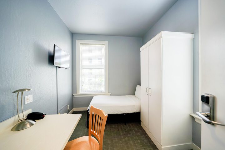 Double Bed Shared Bathroom (2 of 6)