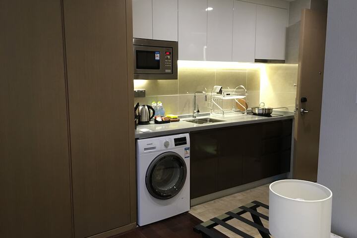 Room 4 of 84