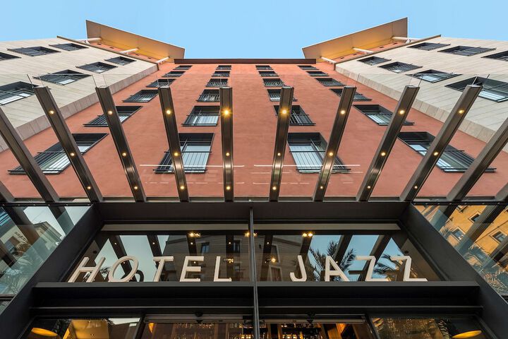 Hotel 79 of 82
