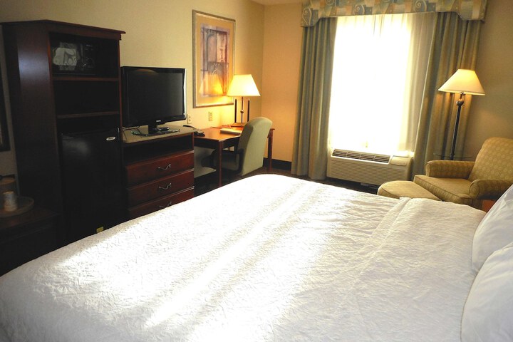 1 King Bed (13 of 13)