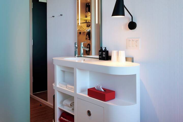 Room 36 of 58
