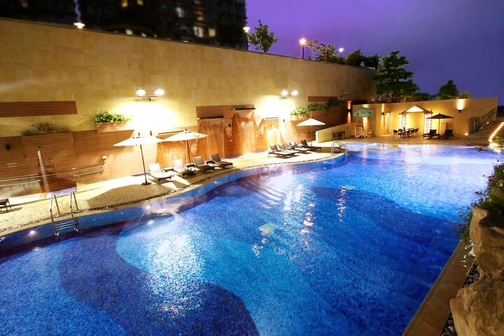 Pool Hotel