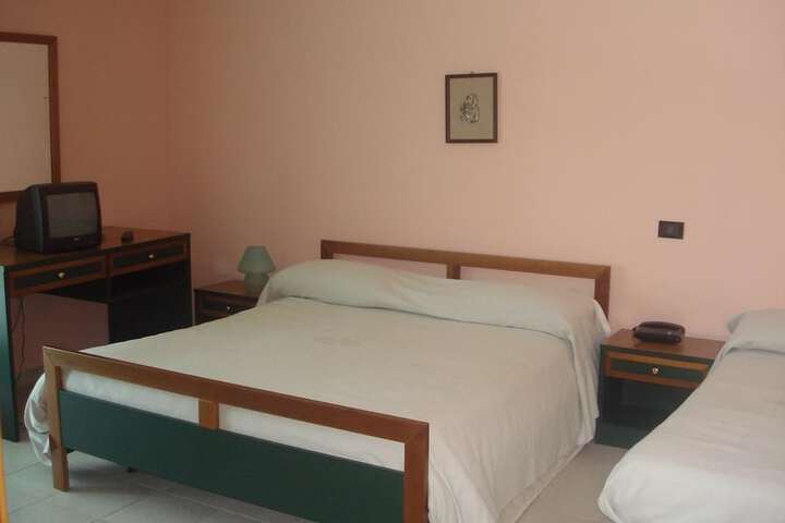 Room 6 of 59