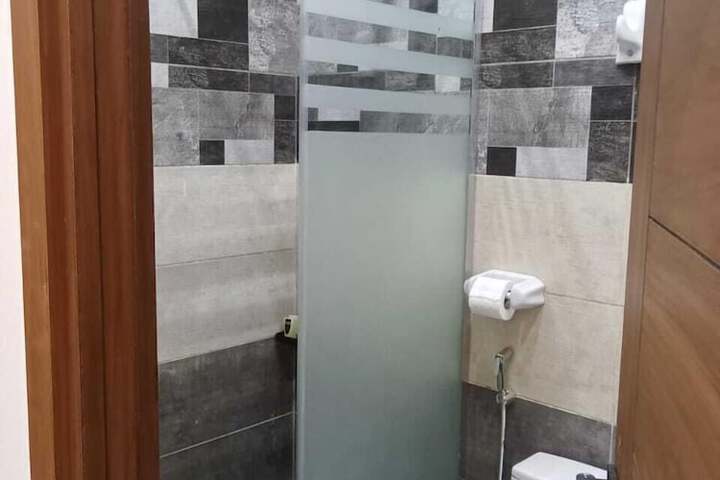 Room 14 of 22