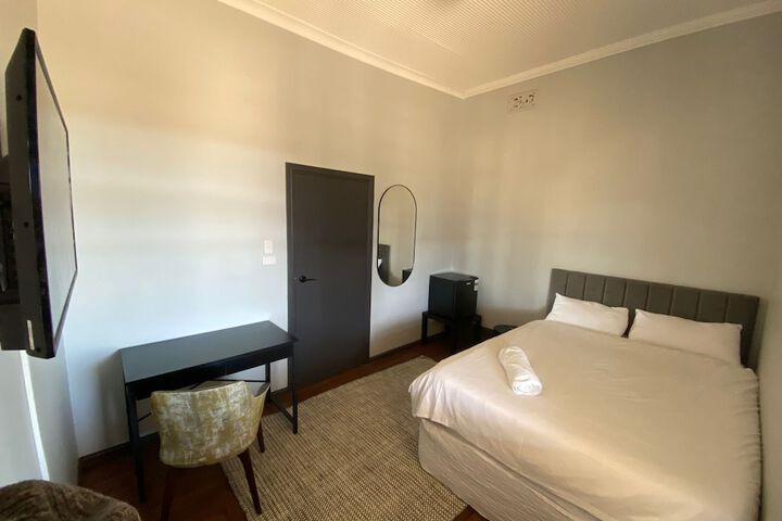 Room 3 of 6