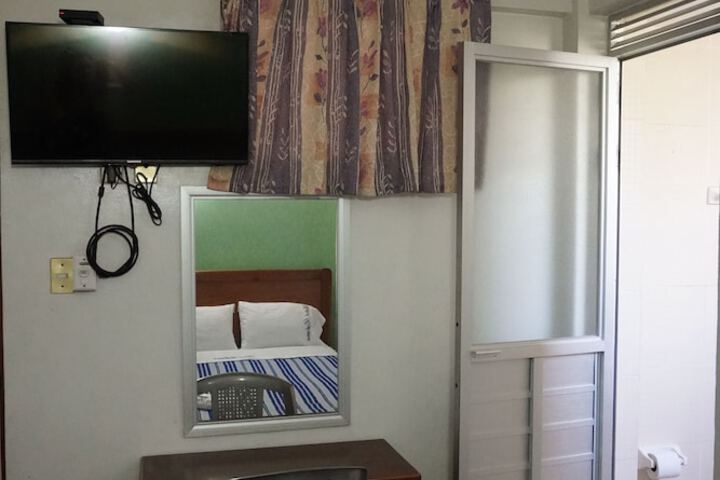 Room 18 of 32