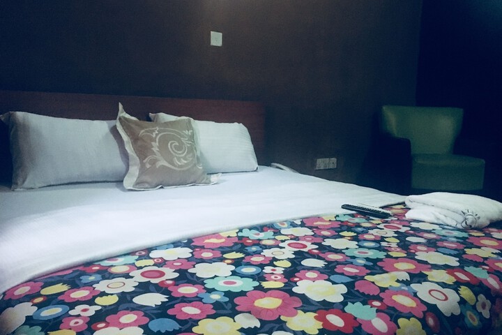 Room 15 of 30