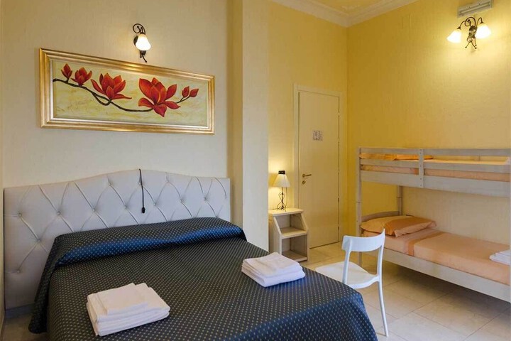 Room 4 of 44