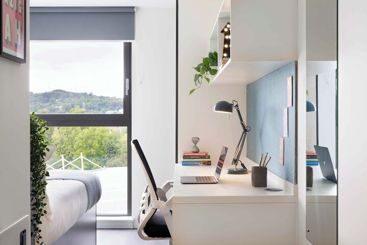 Room 7 of 15