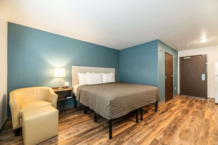 Standard | King Bed (8 of 13)