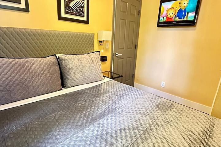 Room 16 of 81