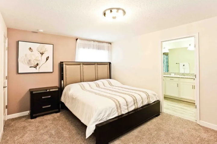 Room 6 of 15
