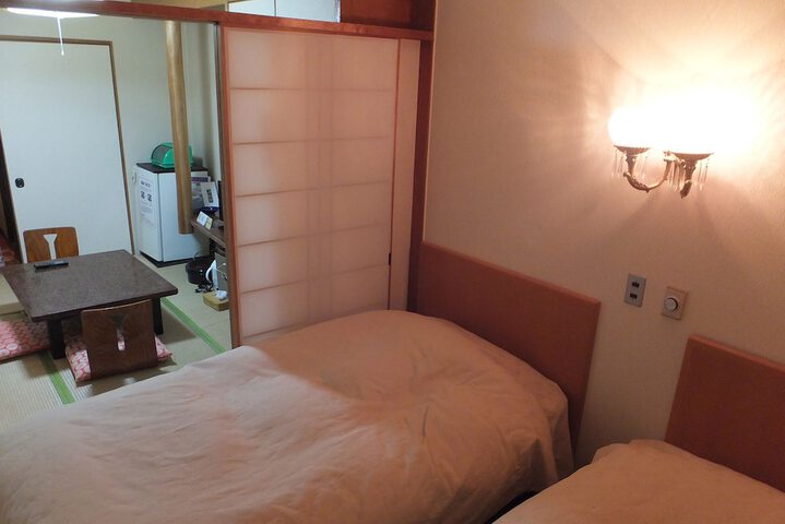 Room 2 of 23