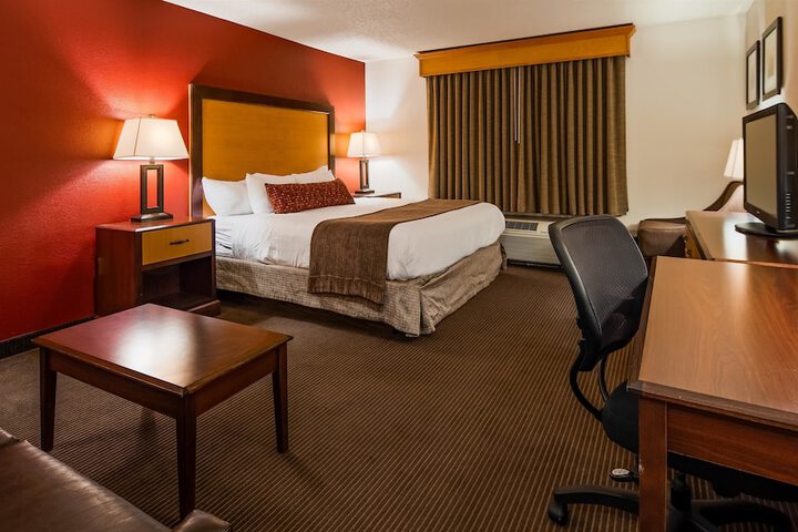 Room 11 of 27