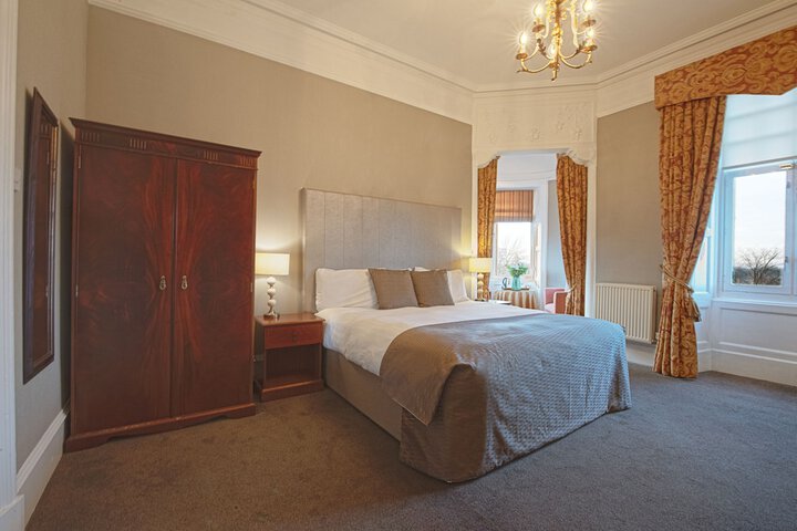 Room 22 of 108