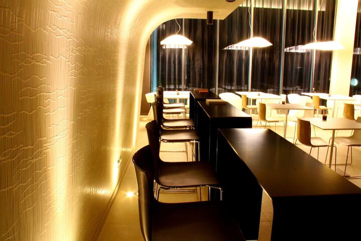 Hotel Interior 4 of 95