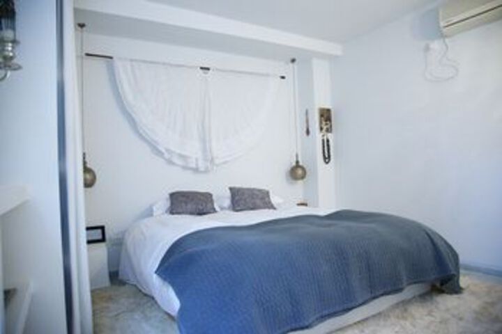 Room 4 of 23