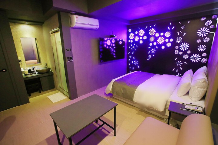 Room 62 of 91