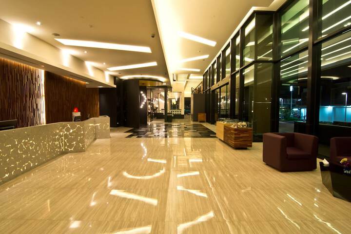 Business Center 88 of 89