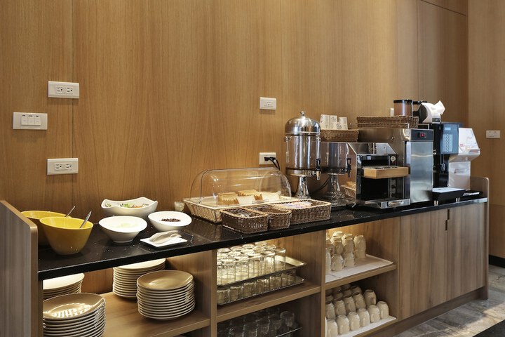 Breakfast/Coffee Service 39 of 53