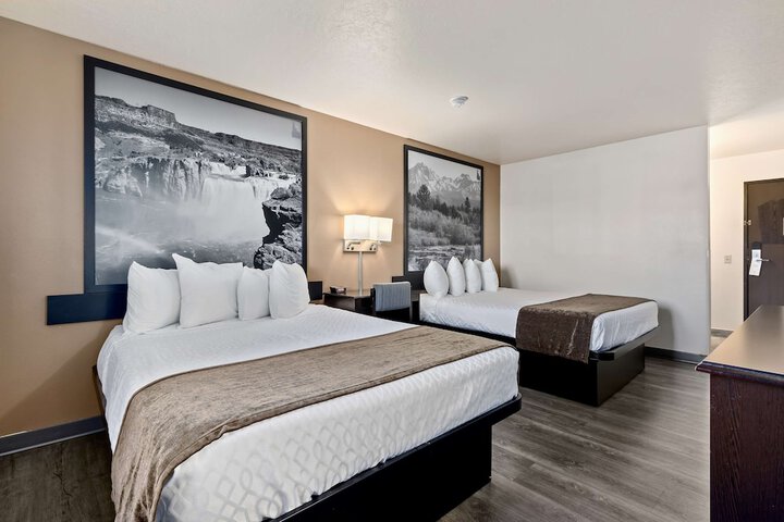 Room 16 of 34
