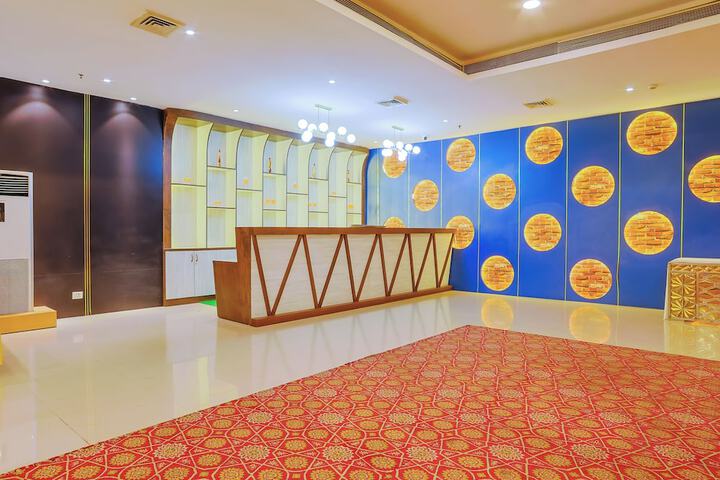 Ballroom/Hall 68 of 80