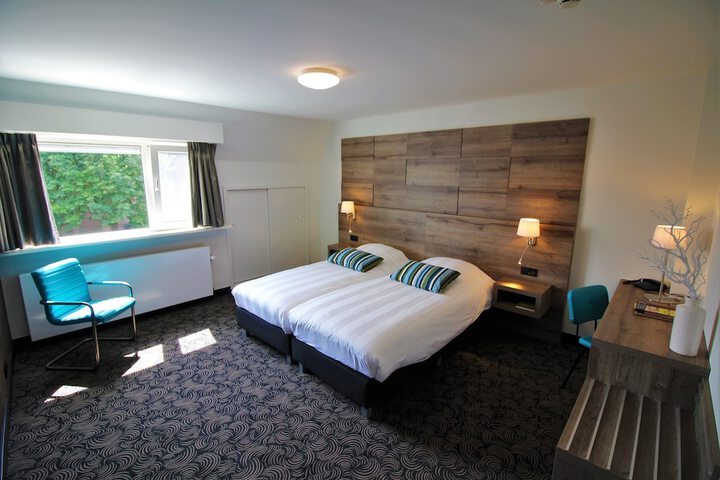 Room 12 of 48