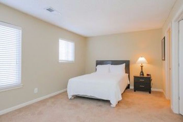 Room 9 of 22
