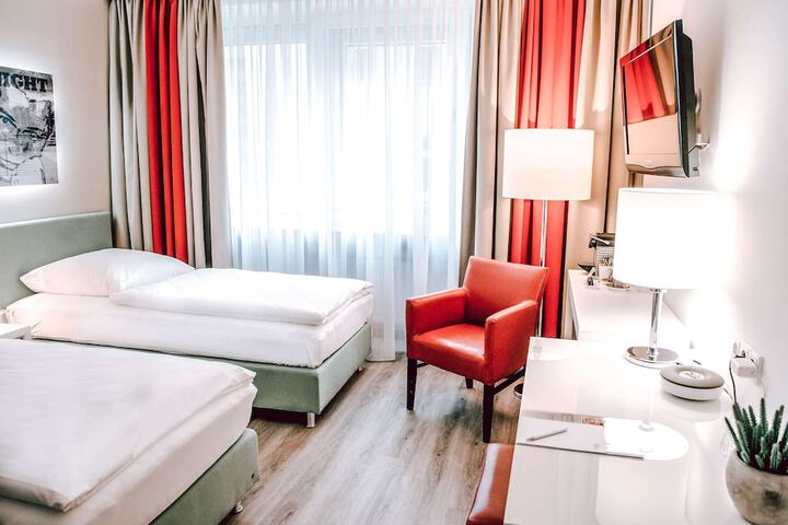 Room 30 of 89