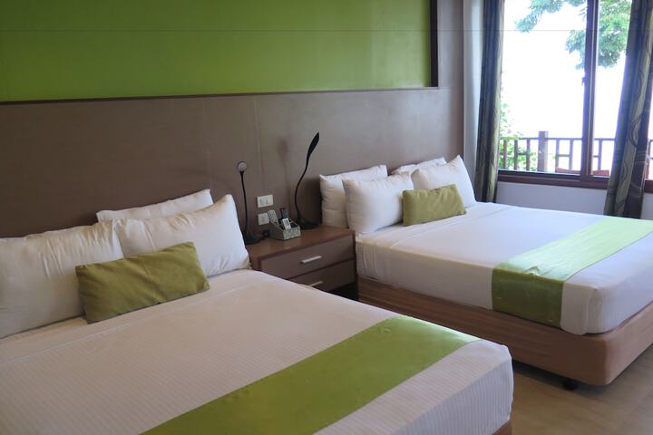 Room 4 of 36