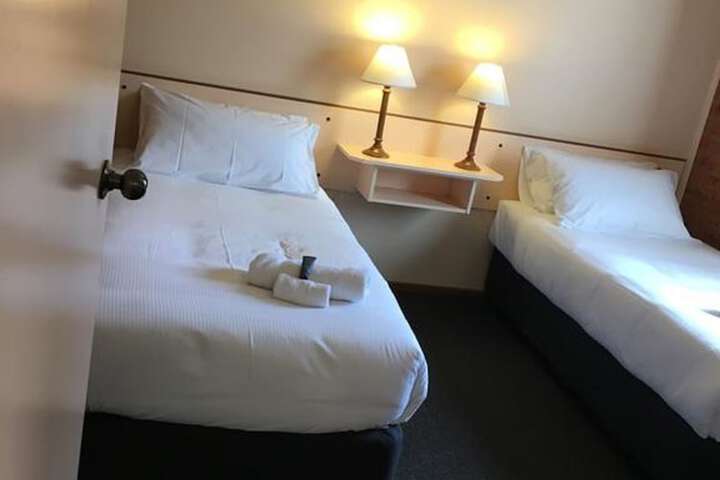 Room 8 of 37